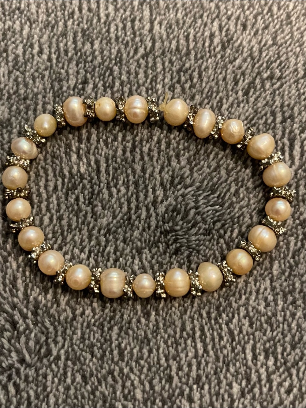 Freshwater Pearl Stretch Bracelet in Cream with Silver Accents